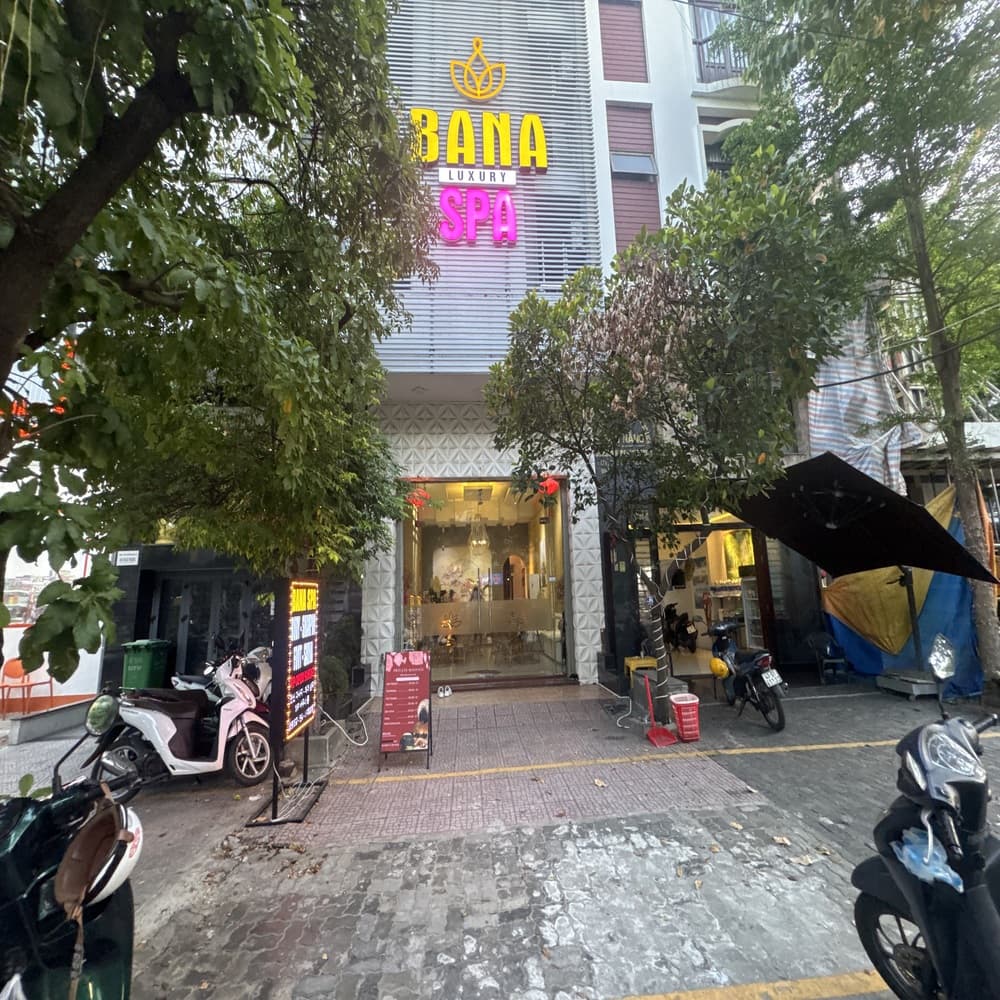 바나스파 건물 입구 사진